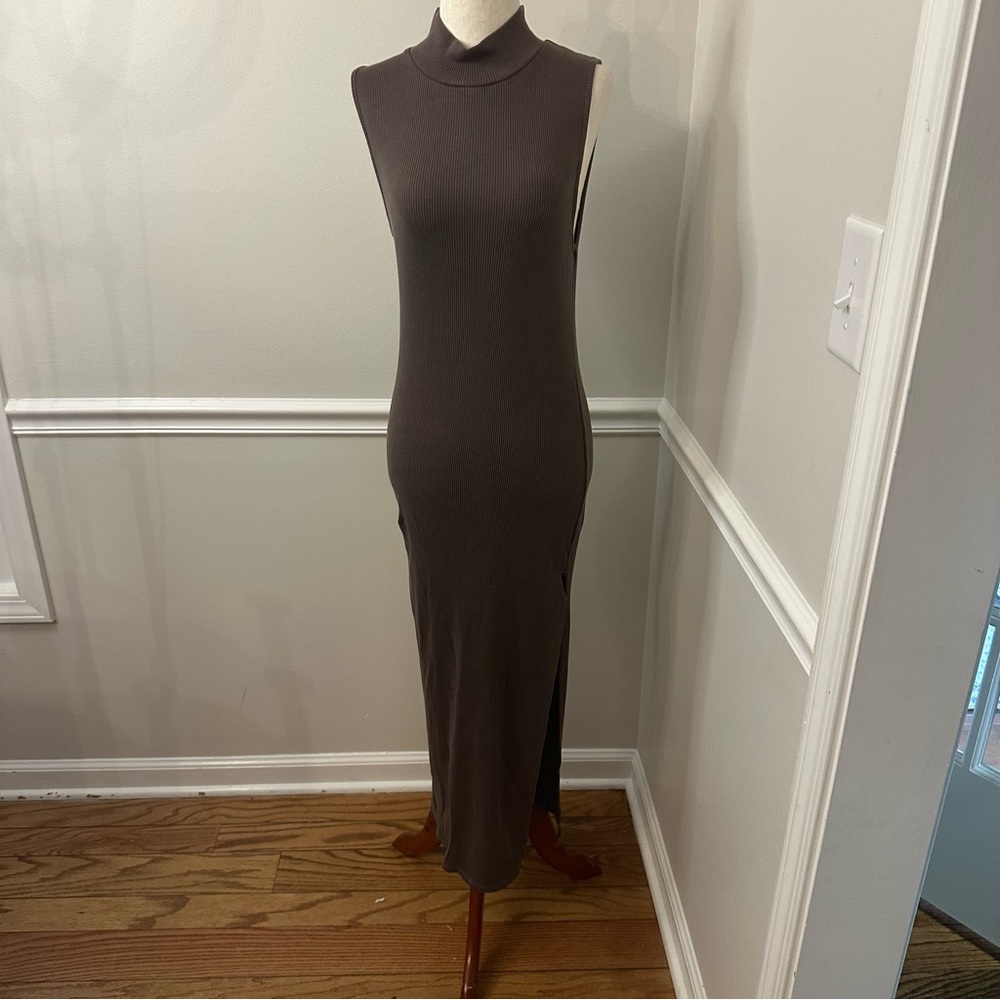 The Lanston brown mock neck, ribbed midi dress- Size M - Picture 1 of 5